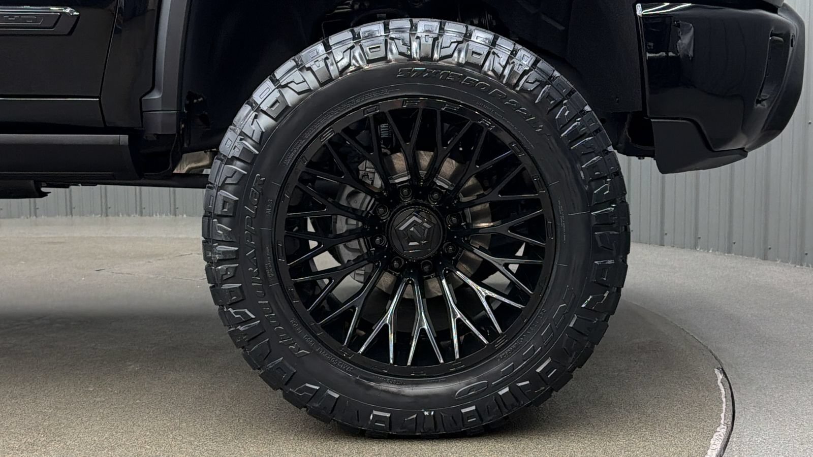Used 2026 Chevrolet Silverado 2500 High Country w/ High Country Premium Package AWD/4WD image 9