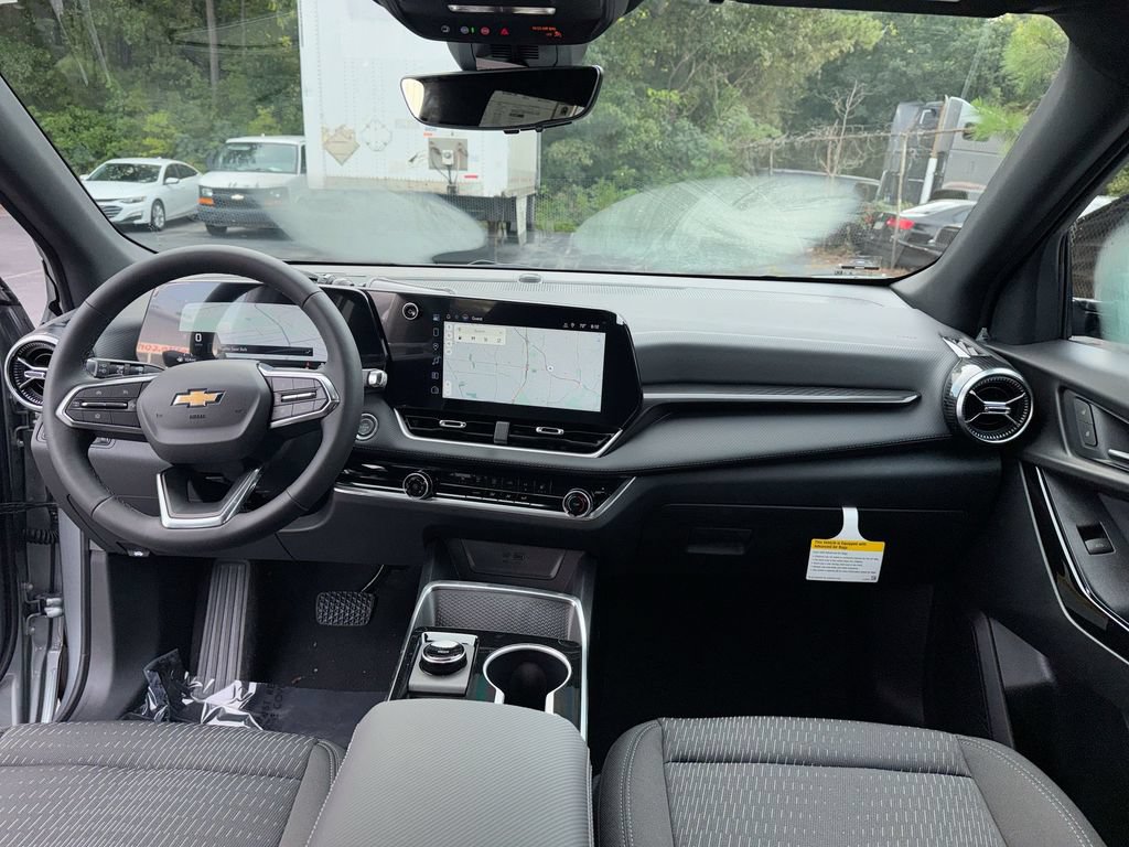 New 2027 Chevrolet Equinox LT w/ Safety and Technology Package FWD image 31