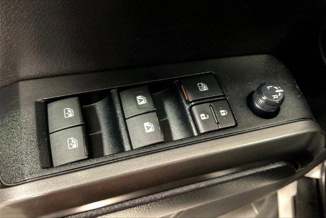 Used 2020 Toyota Tacoma TRD Off-Road w/ Blackout Package AWD/4WD image 40