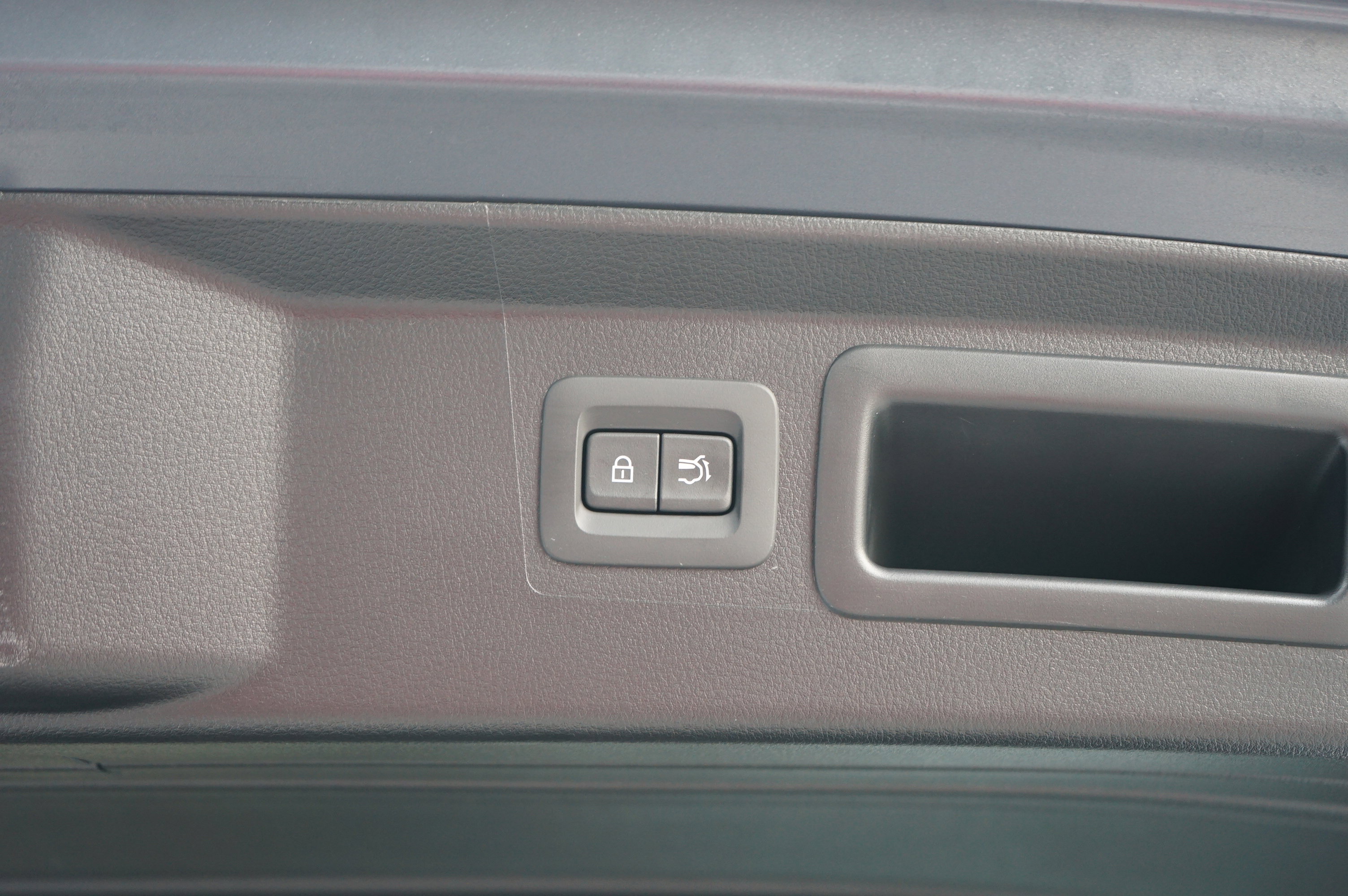 Used 2025 MAZDA CX-50 2.5 Hybrid w/ Preferred Pkg image 12