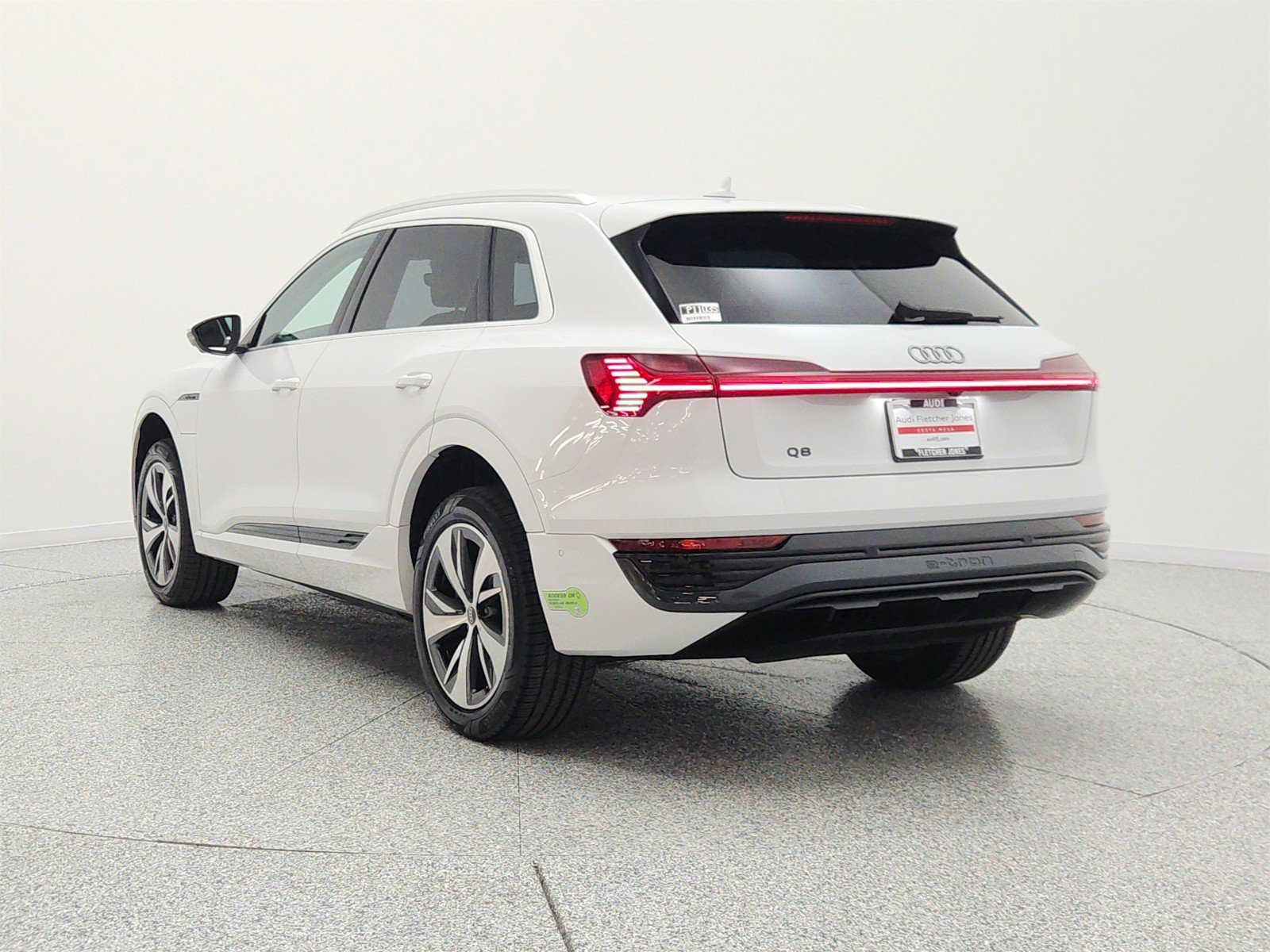 Used 2024 Audi Q8 e-tron Premium Plus w/ Premium Plus Package AWD/4WD image 7