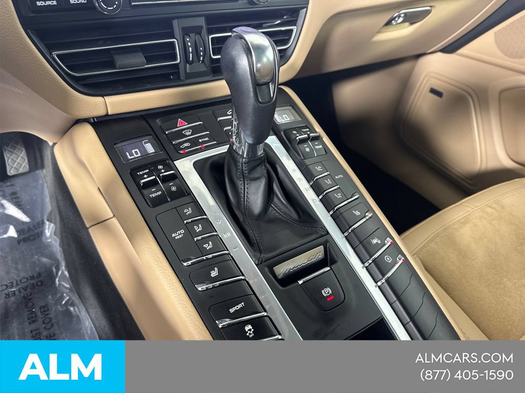 Used 2021 Porsche Macan AWD/4WD image 35
