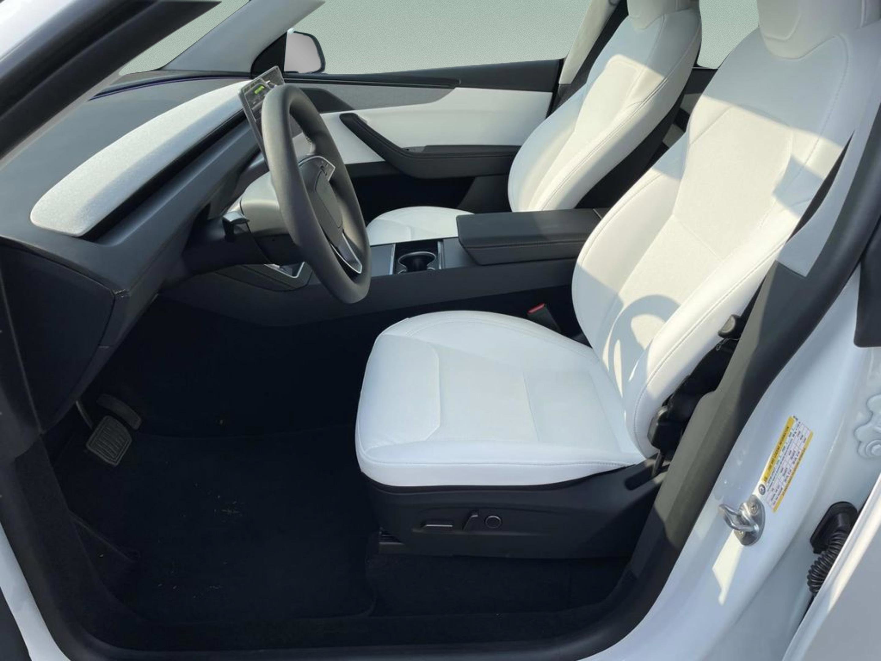 Used 2026 Tesla Model Y Long Range image 14