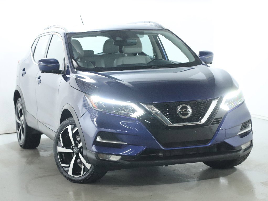 Used 2022 Nissan Rogue Sport SL w/ Premium Package image 2