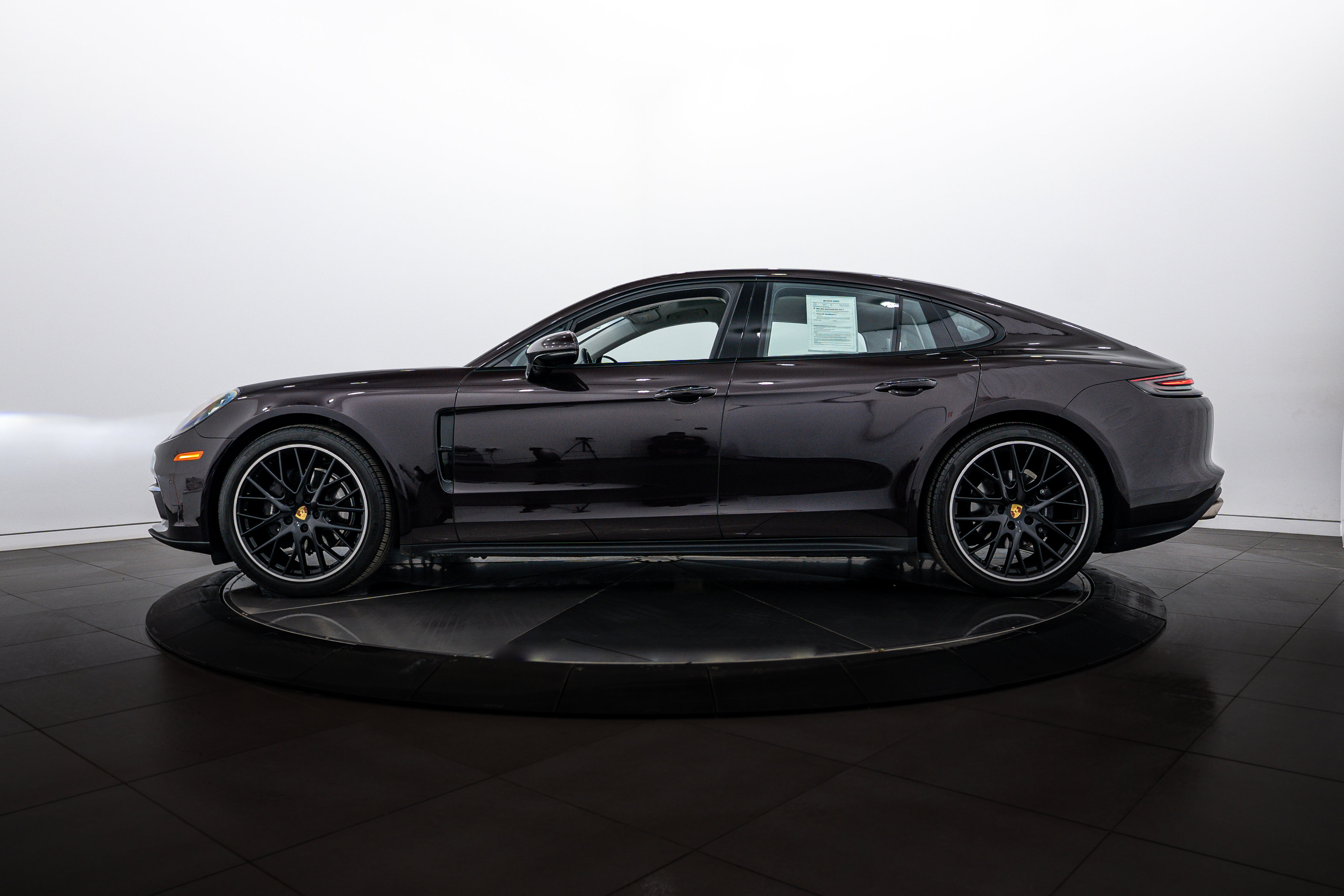 Certified 2017 Porsche Panamera image 2