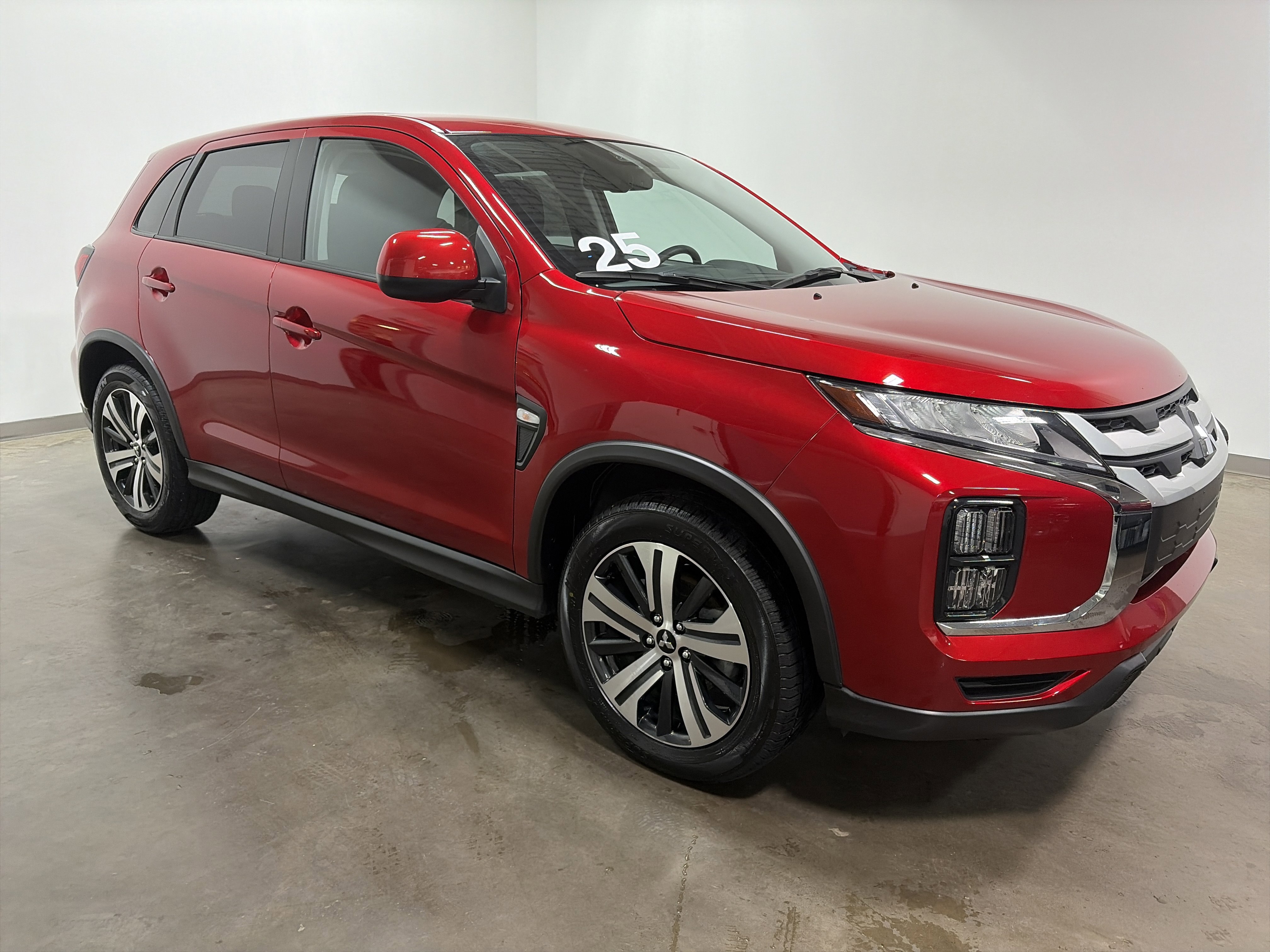 Used 2025 Mitsubishi Outlander Sport ES image 2