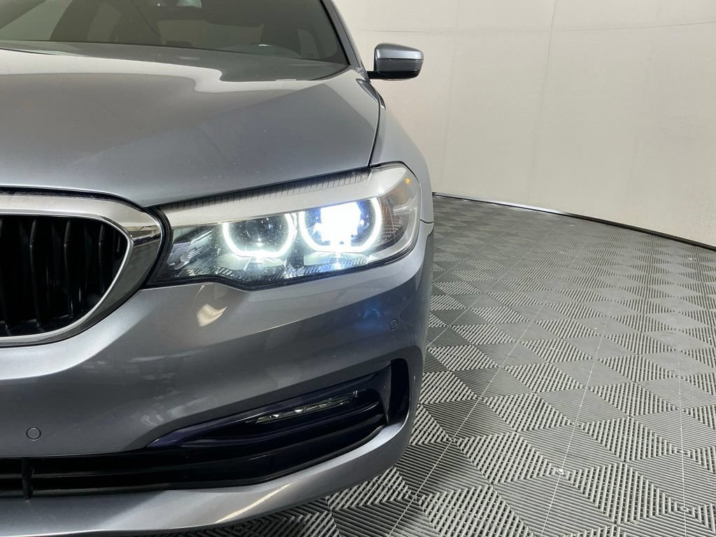 Used 2018 BMW 530e w/ Premium Package 2 RWD image 8