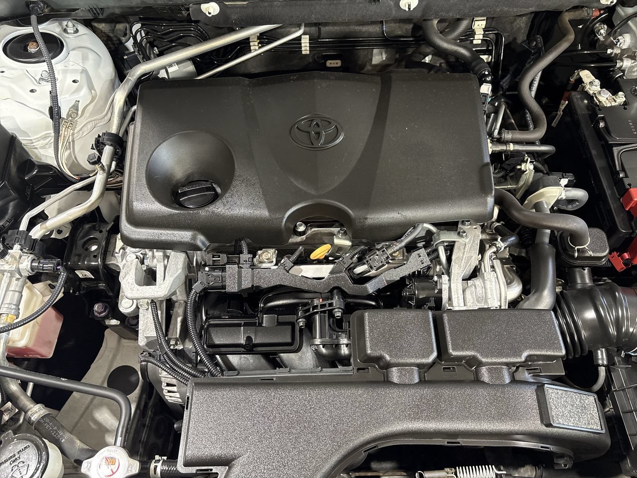 Used 2019 Toyota RAV4 LE FWD image 25