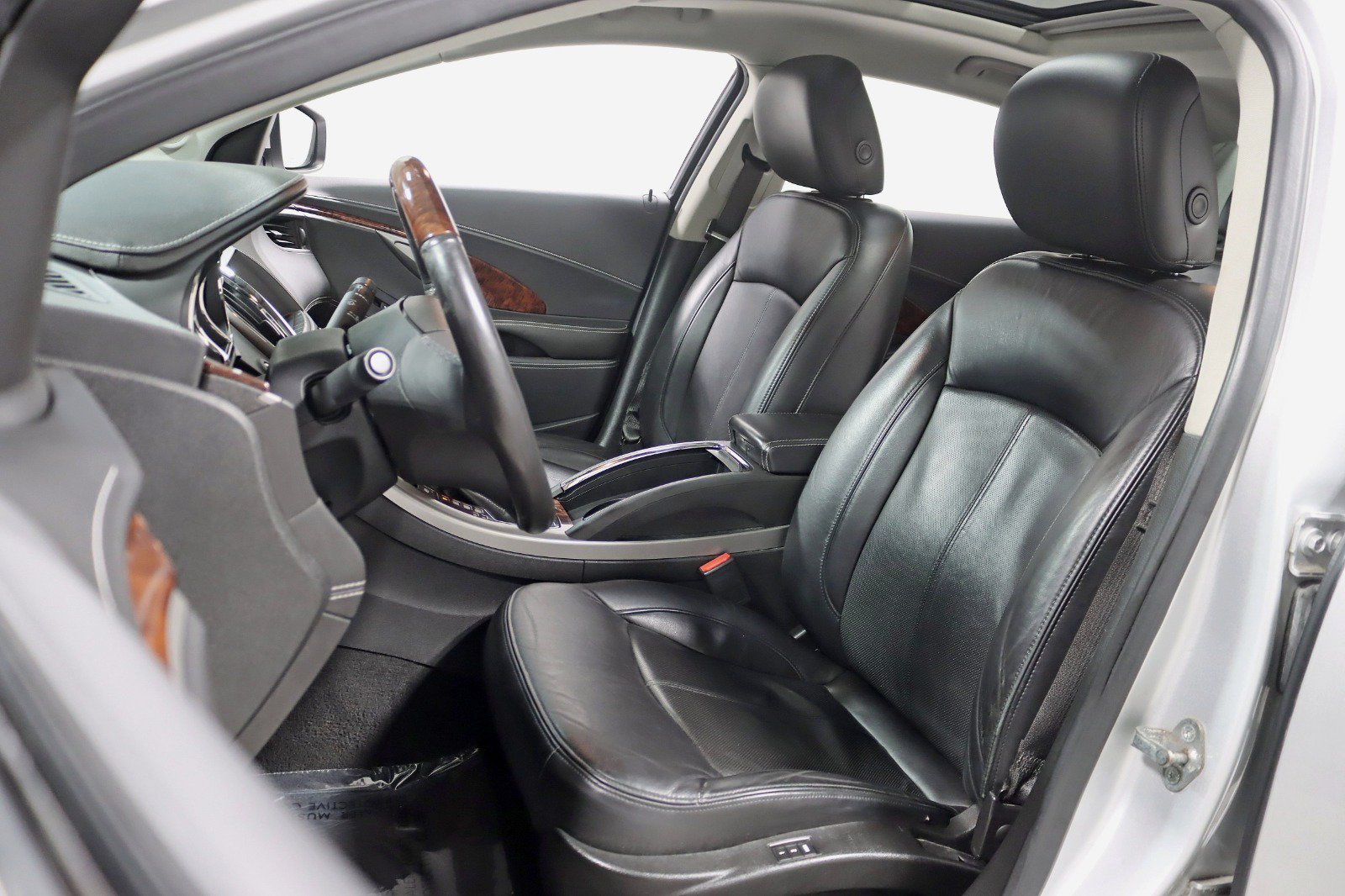 Used 2012 Buick LaCrosse Touring FWD image 24