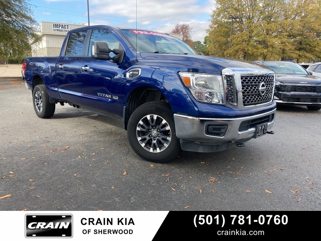 Used 2018 Nissan Titan SV image 1