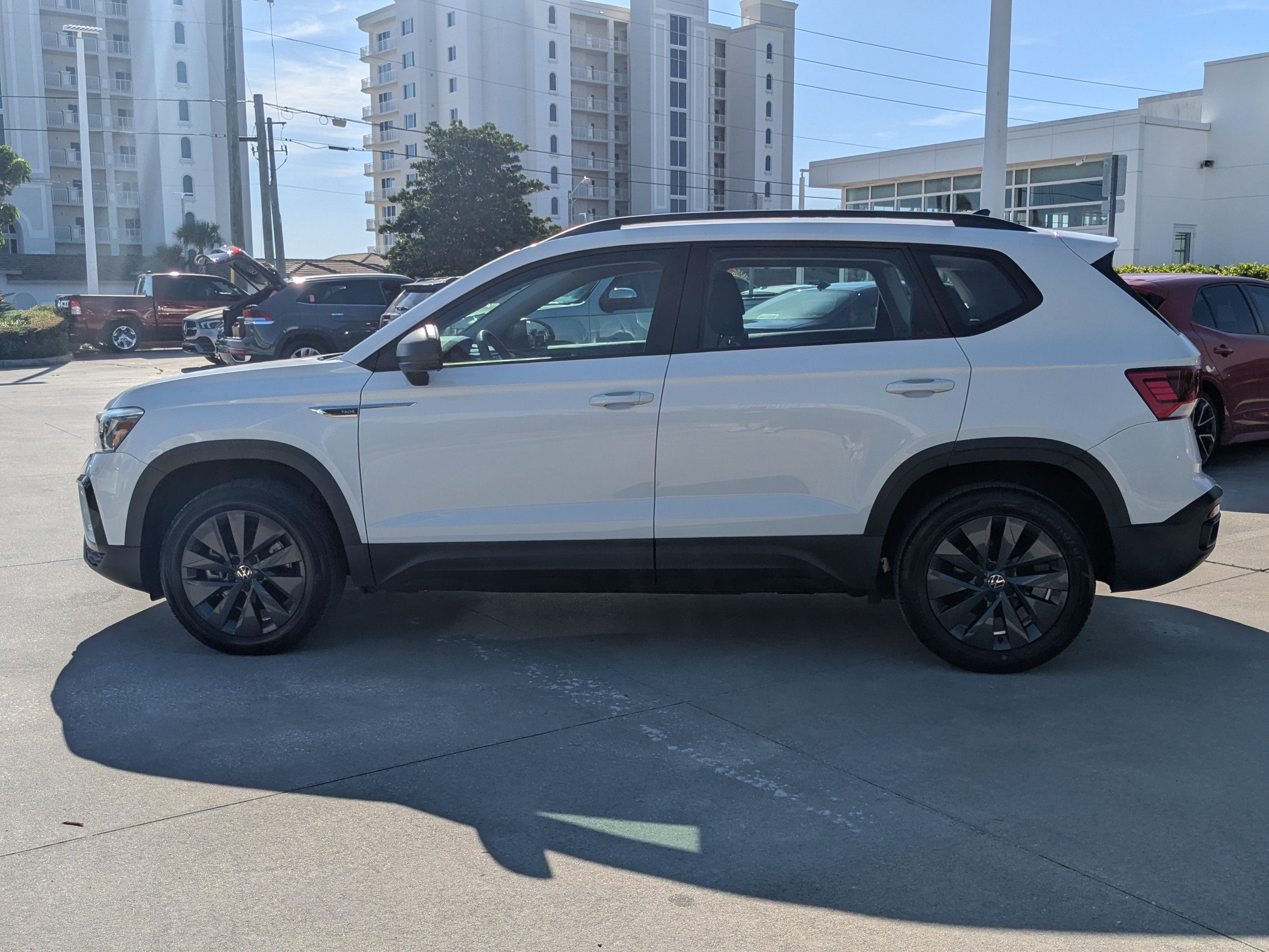 Used 2022 Volkswagen Taos S FWD image 6