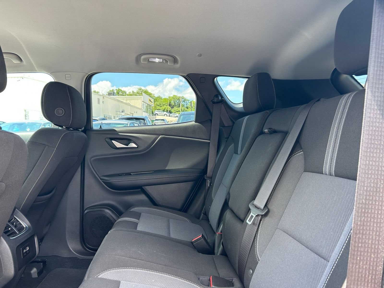 Used 2025 Chevrolet Blazer LT FWD image 21