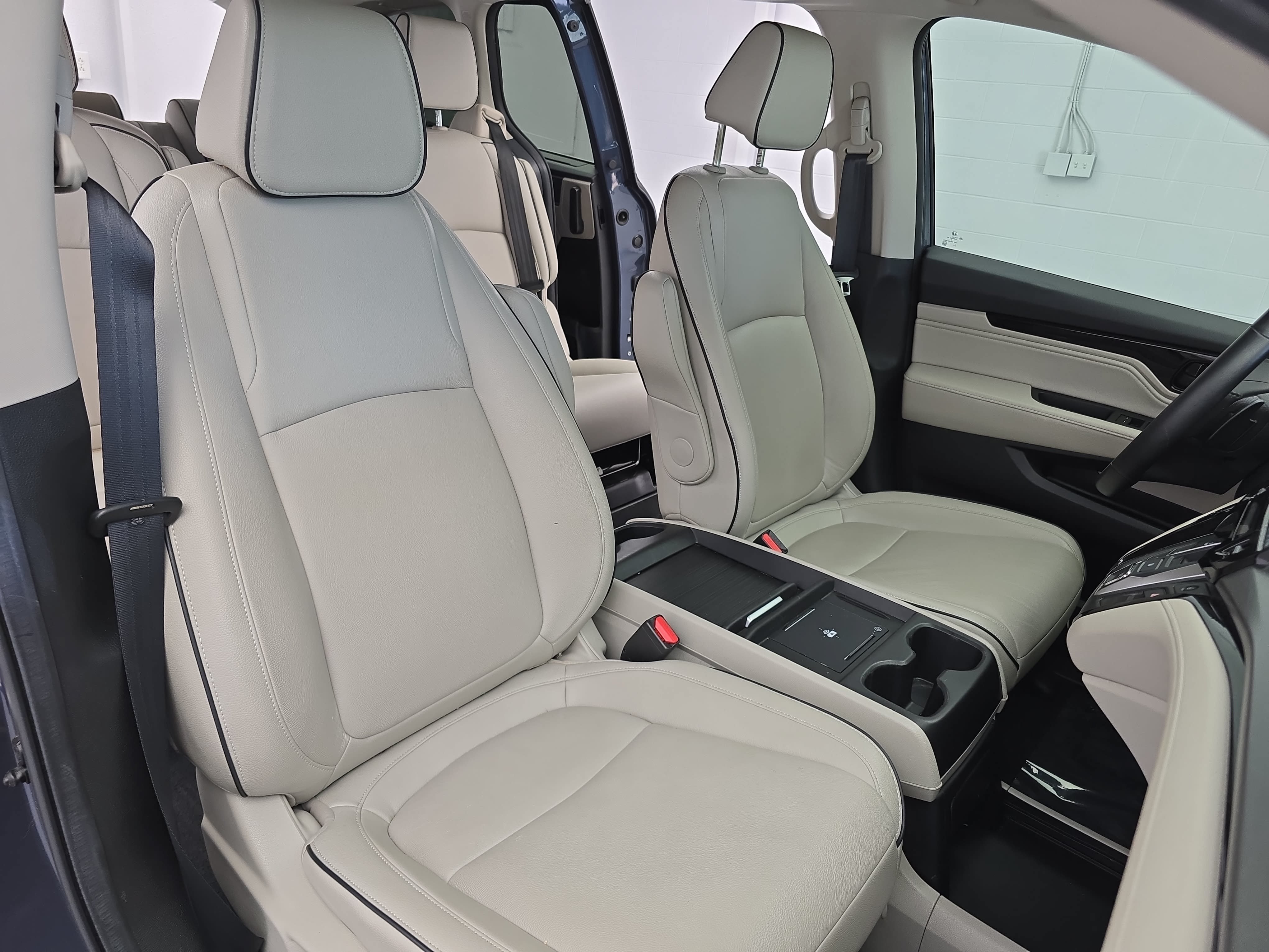 Certified 2025 Honda Odyssey Touring image 10