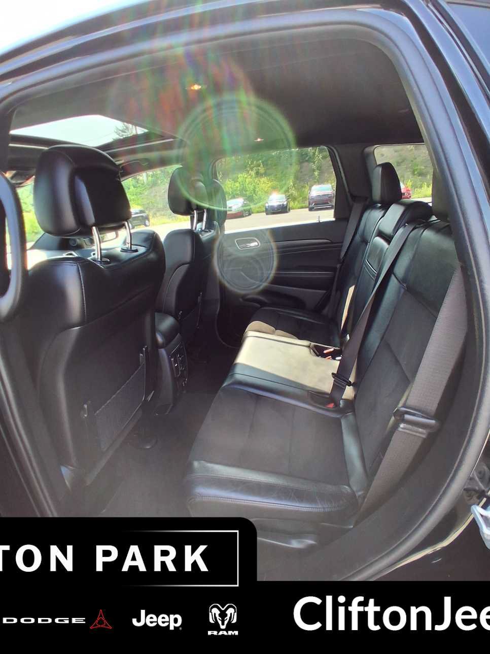 Used 2021 Jeep Grand Cherokee Laredo X AWD/4WD image 13