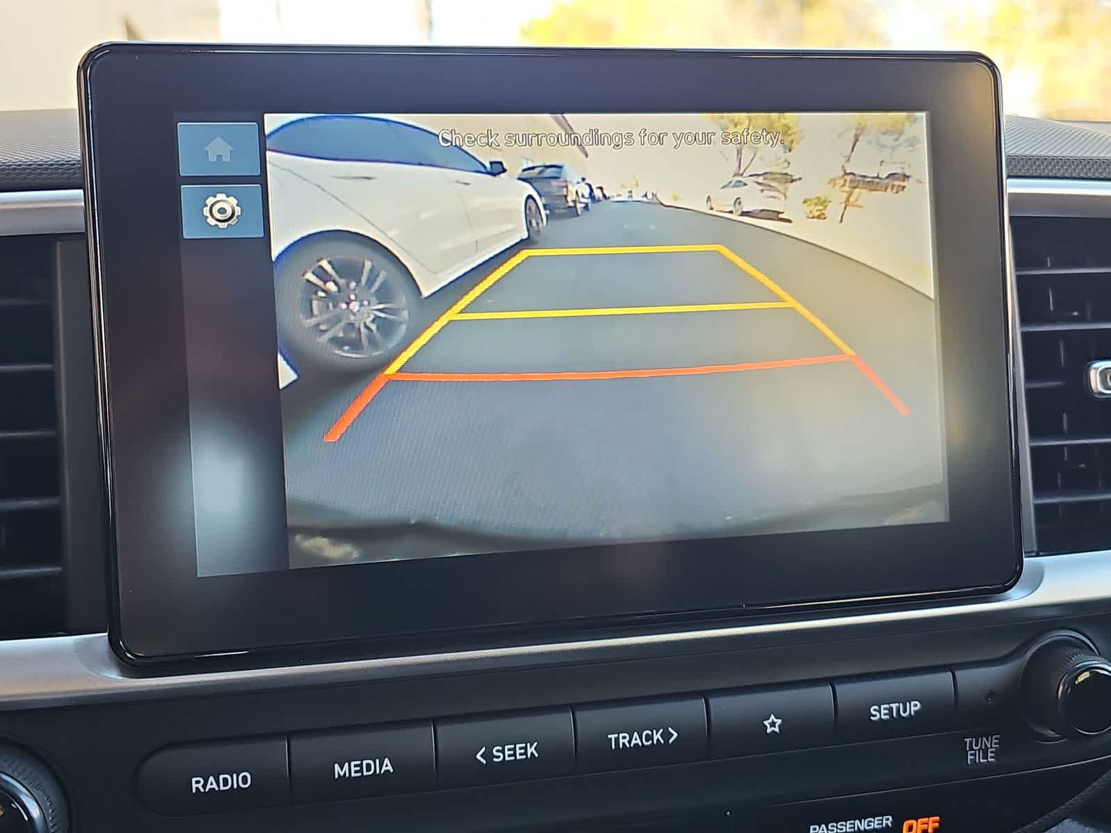 Used 2025 Hyundai Venue SEL FWD image 25
