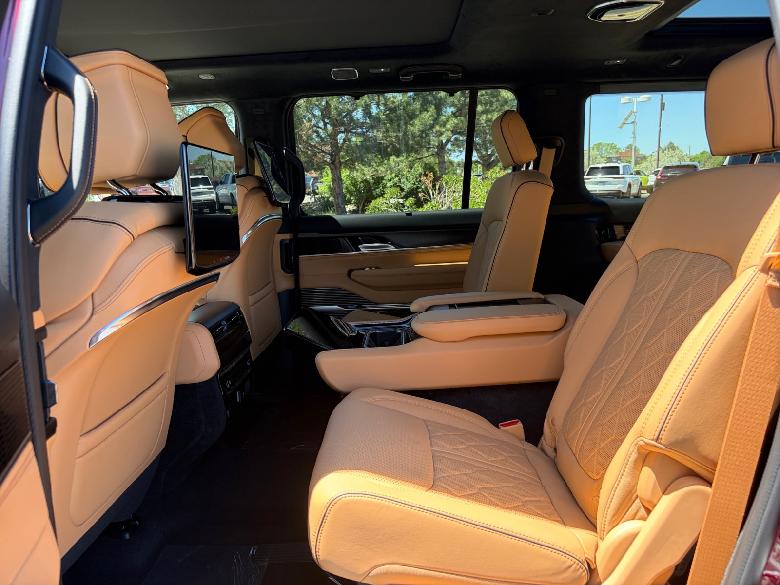 New 2026 Jeep Grand Wagoneer Summit AWD/4WD image 23