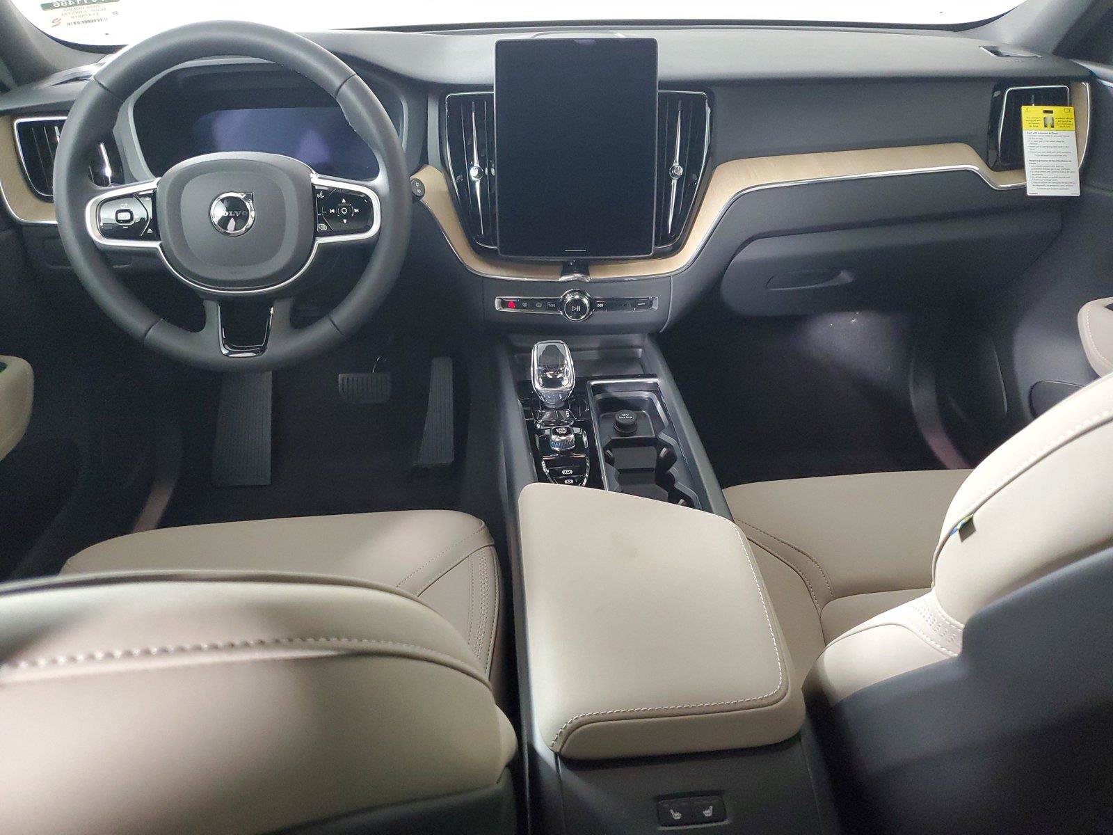 New 2026 Volvo XC60 B5 Core w/ Climate Package AWD/4WD image 15