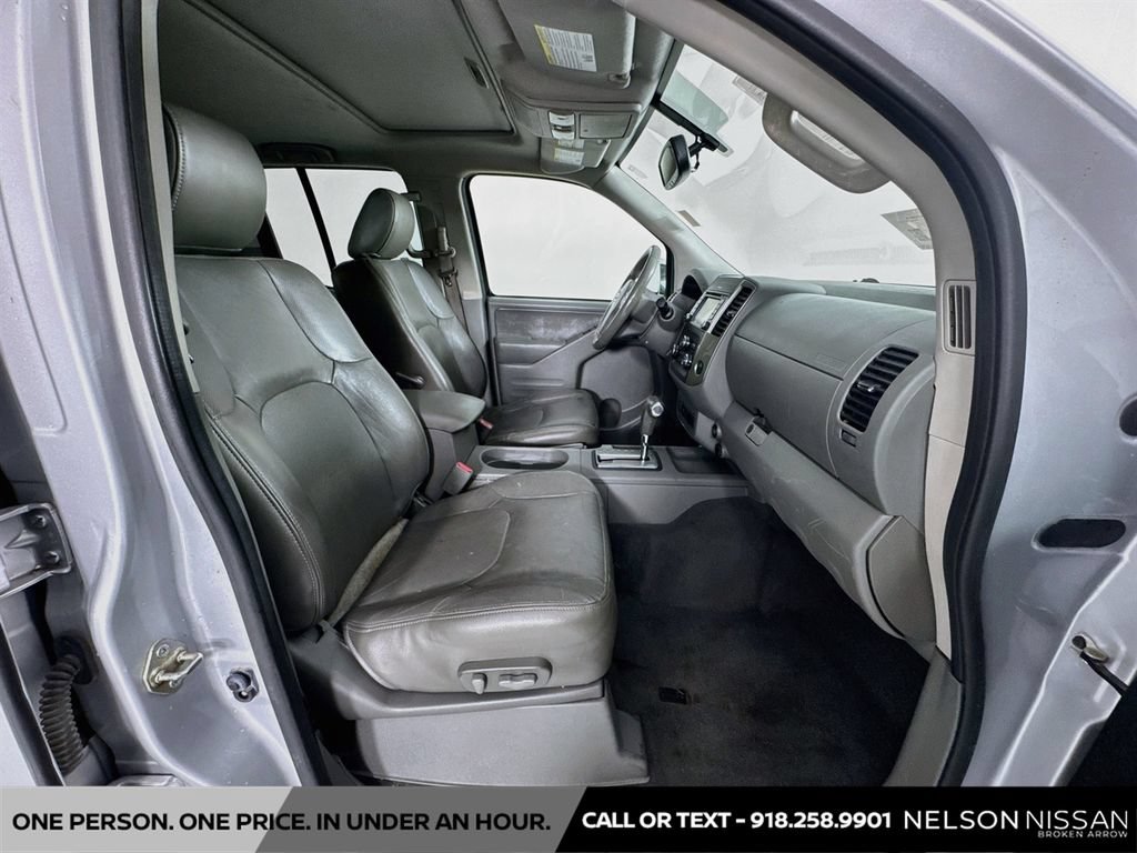 Used 2019 Nissan Frontier SL RWD image 29