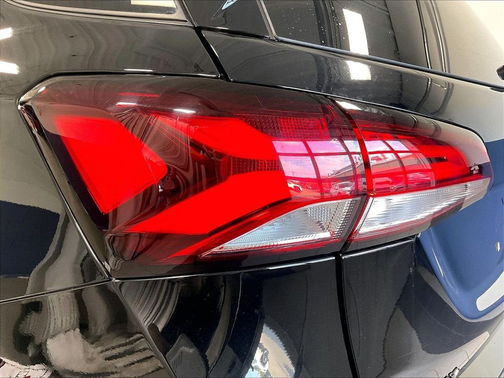 Used 2023 Chevrolet Equinox RS AWD/4WD image 34