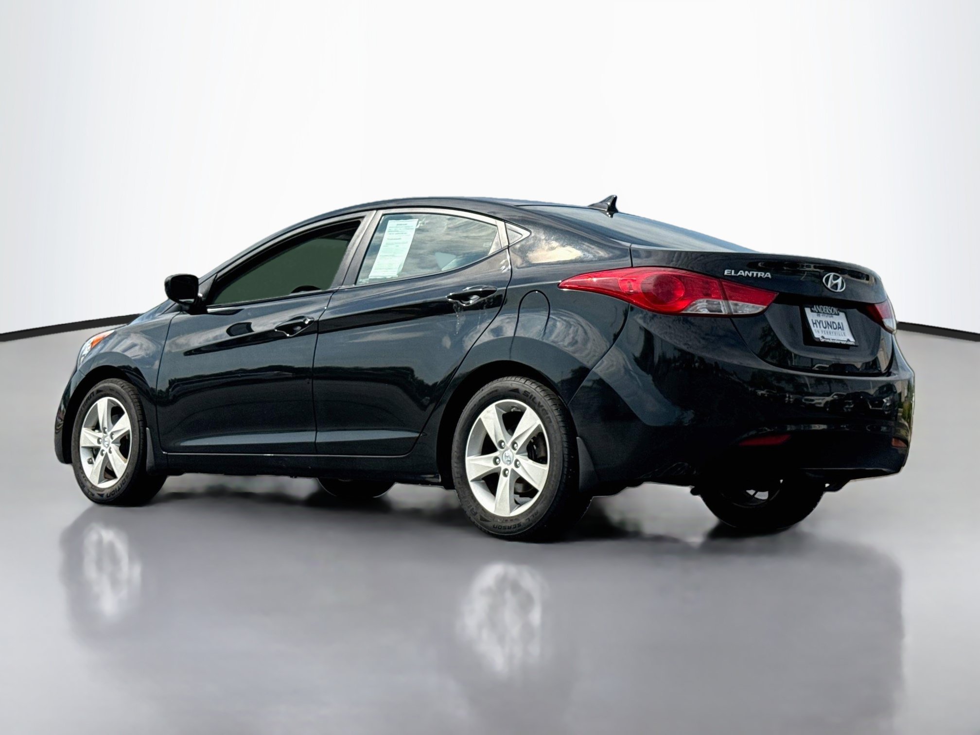 Used 2013 Hyundai Elantra GLS w/ Preferred Pkg FWD image 5