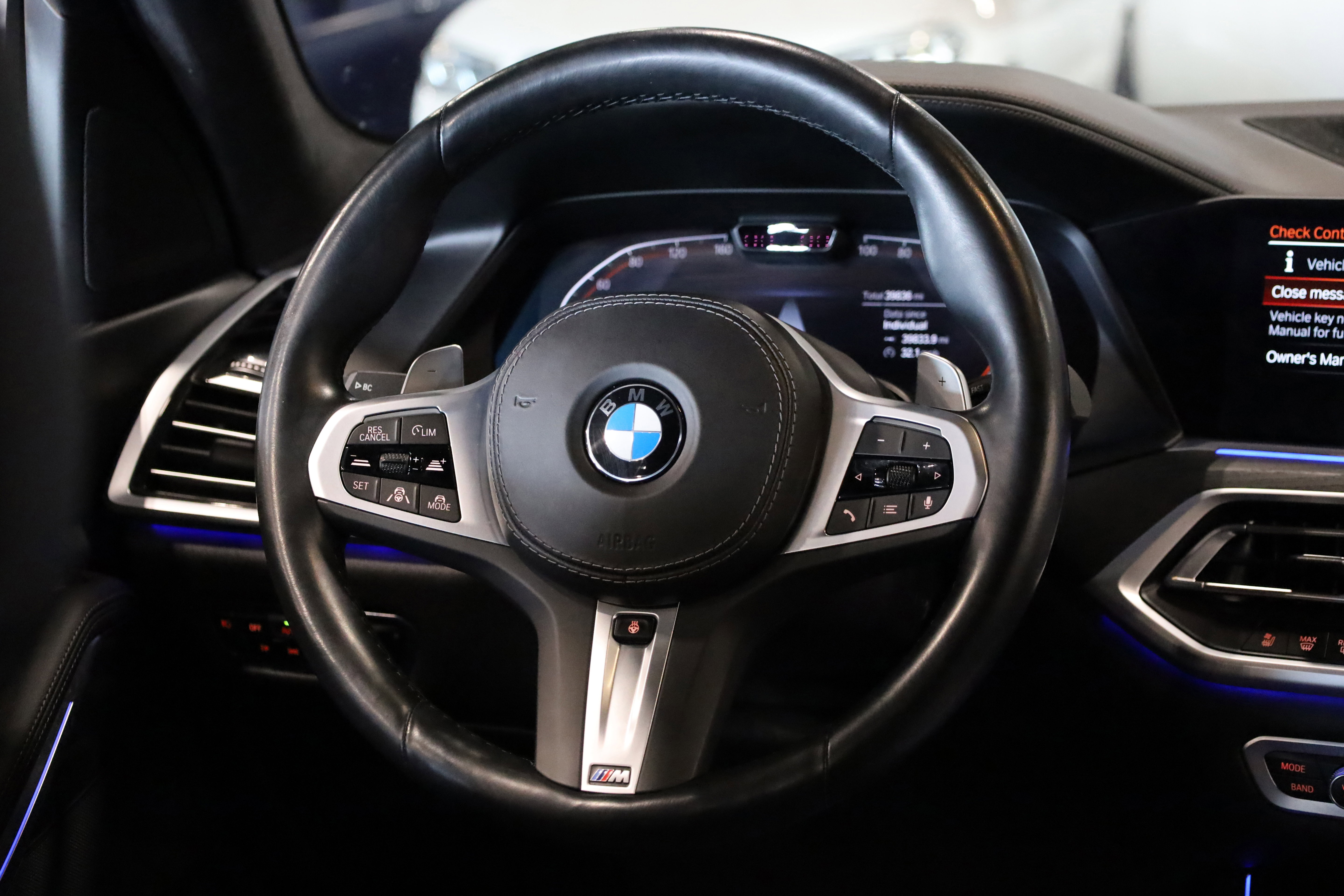 Used 2022 BMW X7 xDrive40i w/ M Sport Package image 28