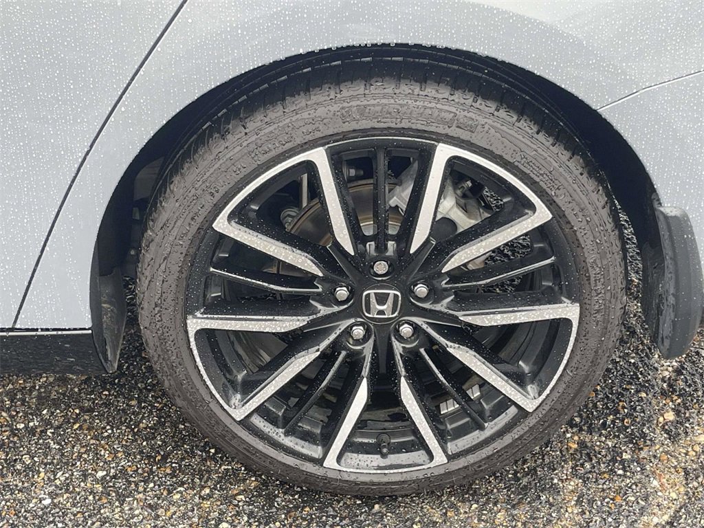 Used 2024 Honda Accord Touring image 9