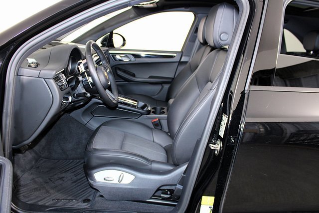 Used 2023 Porsche Macan image 5