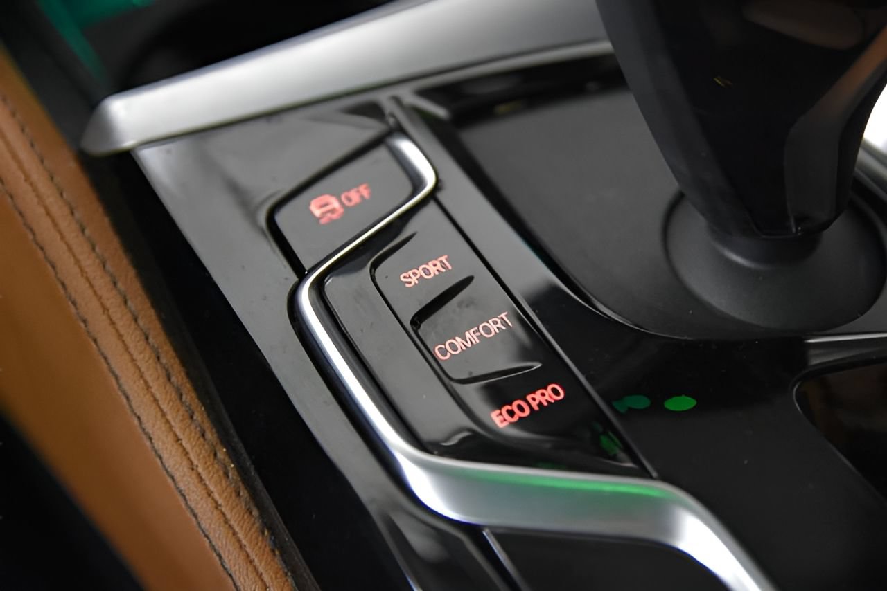 Used 2023 BMW 530i w/ M Sport Package RWD image 33