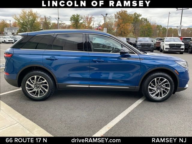 Used 2021 Lincoln Corsair AWD w/ Equipment Group 101A image 9