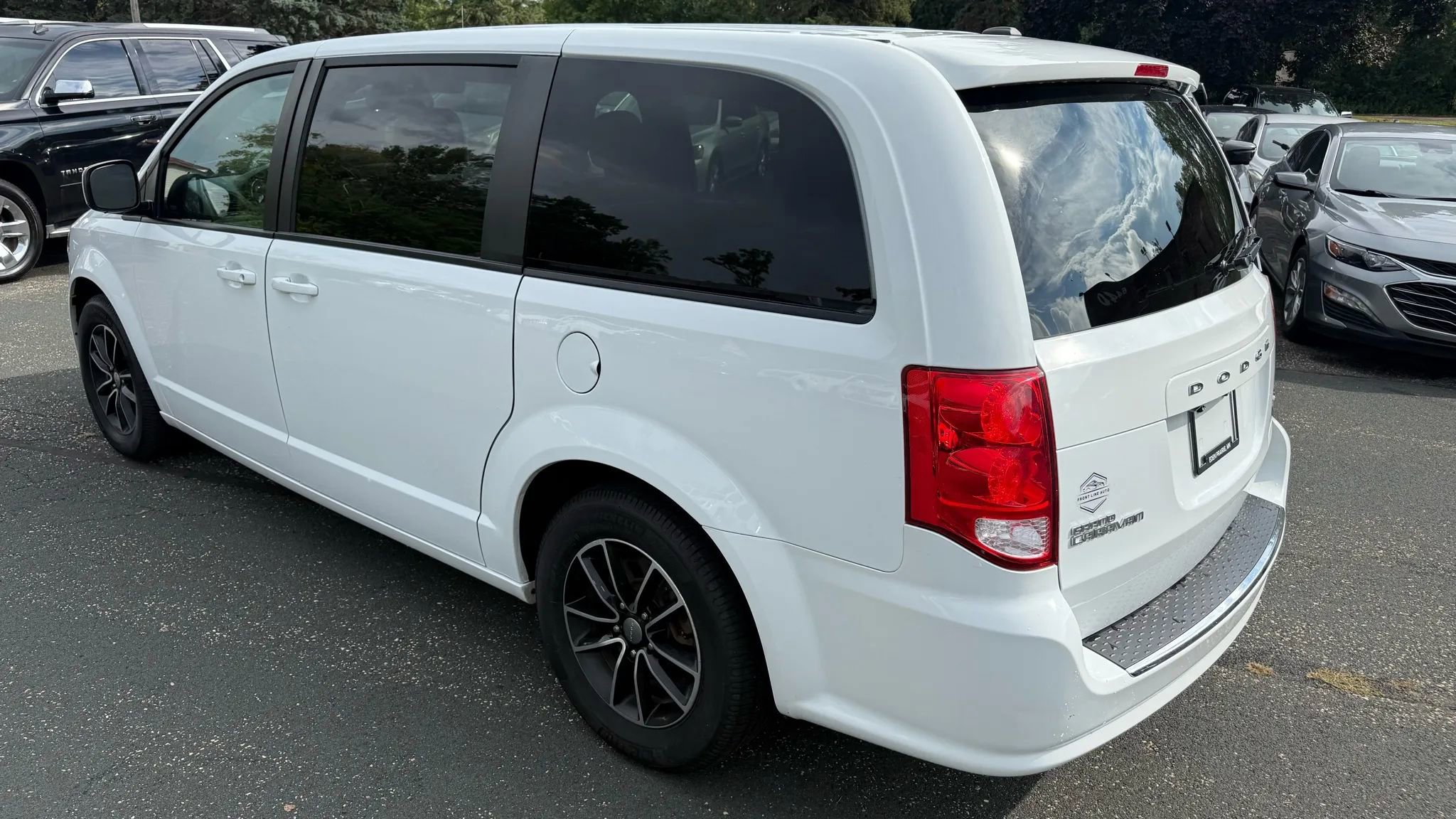 Used 2019 Dodge Grand Caravan GT image 3