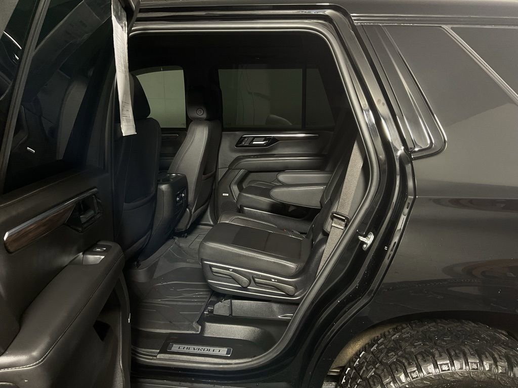 Used 2025 Chevrolet Tahoe Z71 w/ Comfort Package image 32