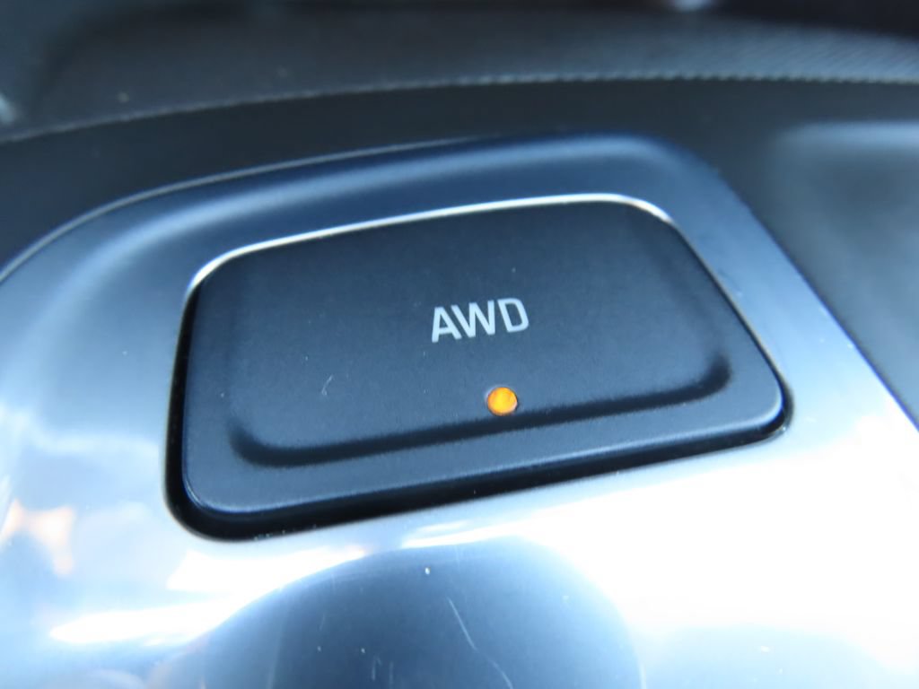 Used 2024 Chevrolet Equinox LT AWD/4WD image 9