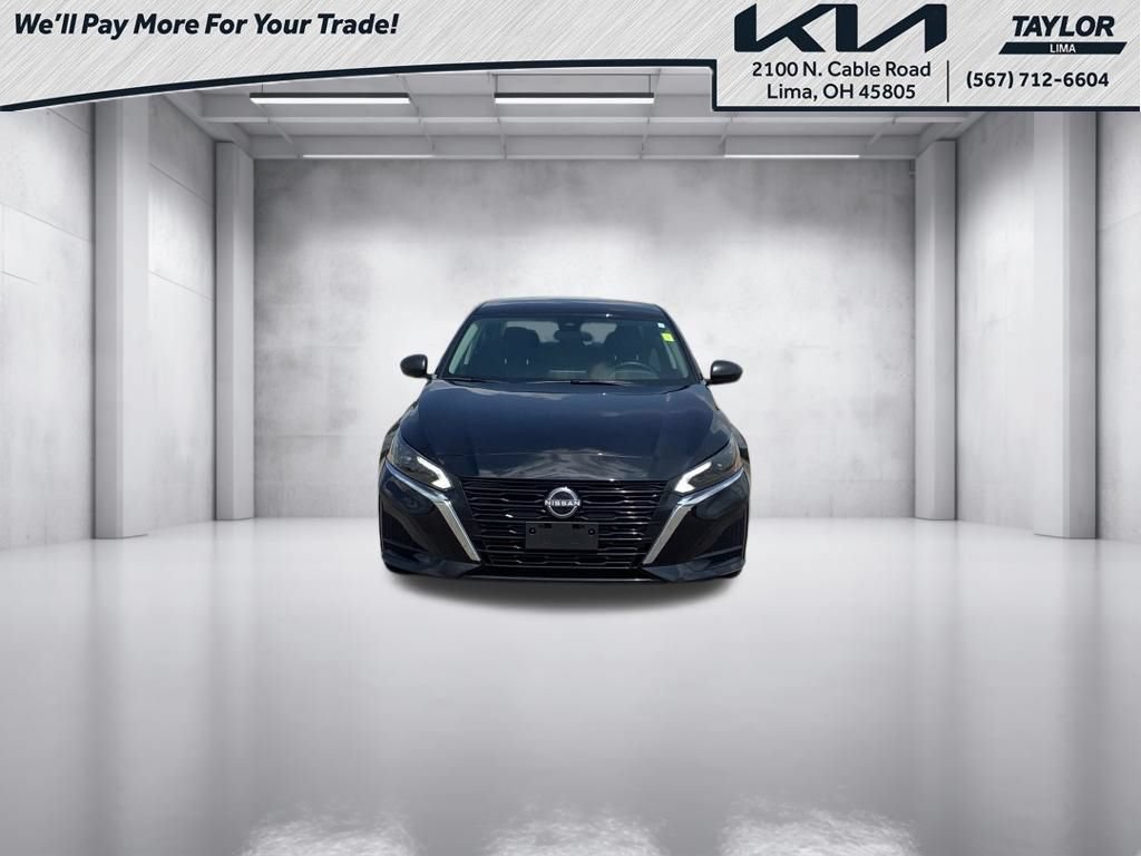 Used 2025 Nissan Altima 2.5 SV FWD image 3