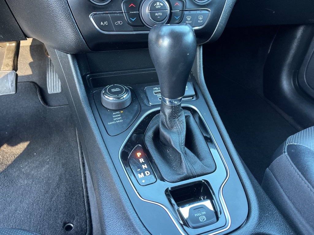 Used 2023 Jeep Cherokee Altitude Lux image 15