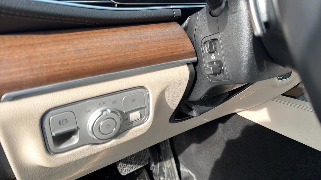 Used 2024 Mercedes-Benz GLS 450 4MATIC image 22