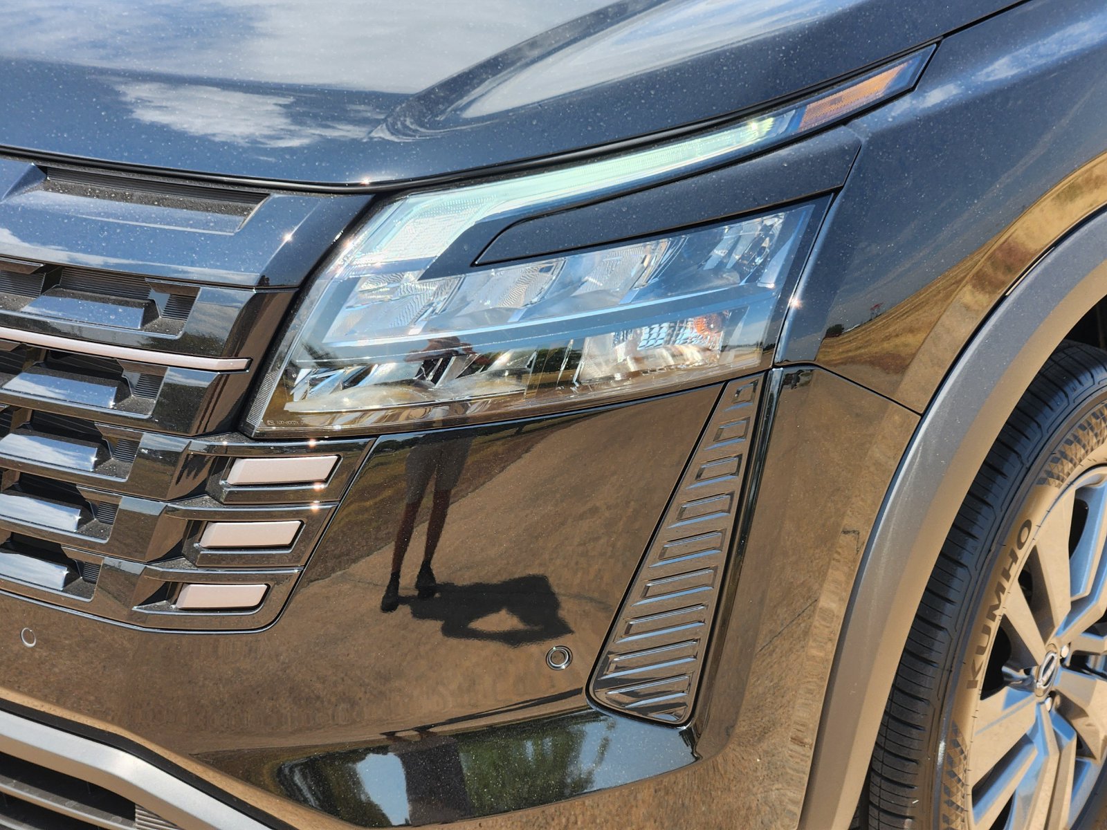 New 2026 Nissan Pathfinder SV FWD image 9