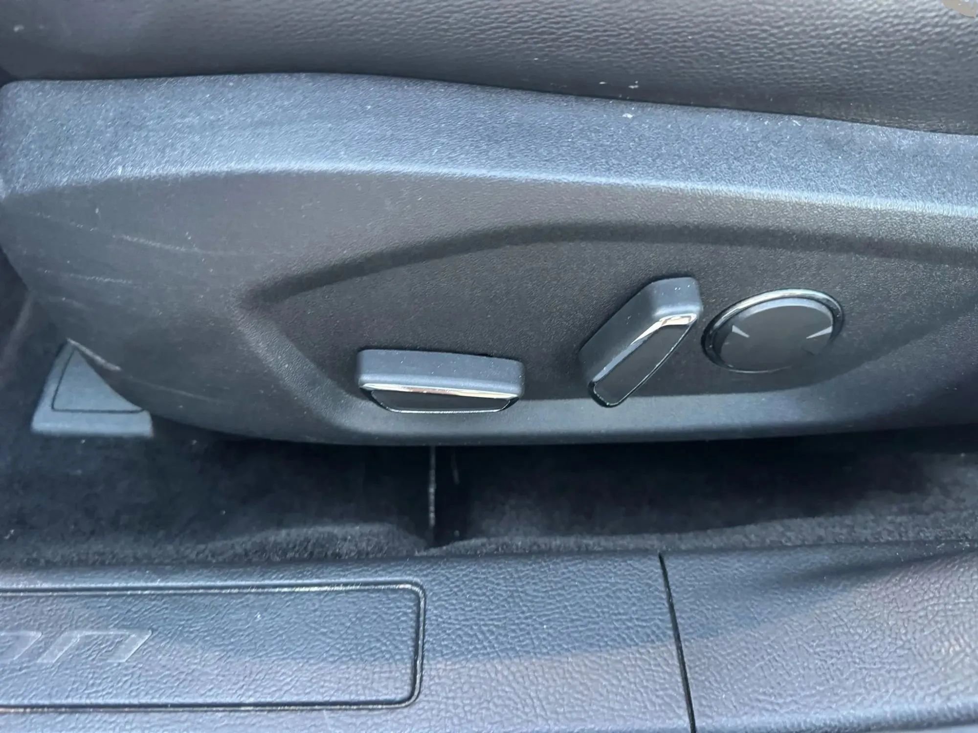 Used 2015 Ford Fusion SE w/ Equipment Group 202A image 22