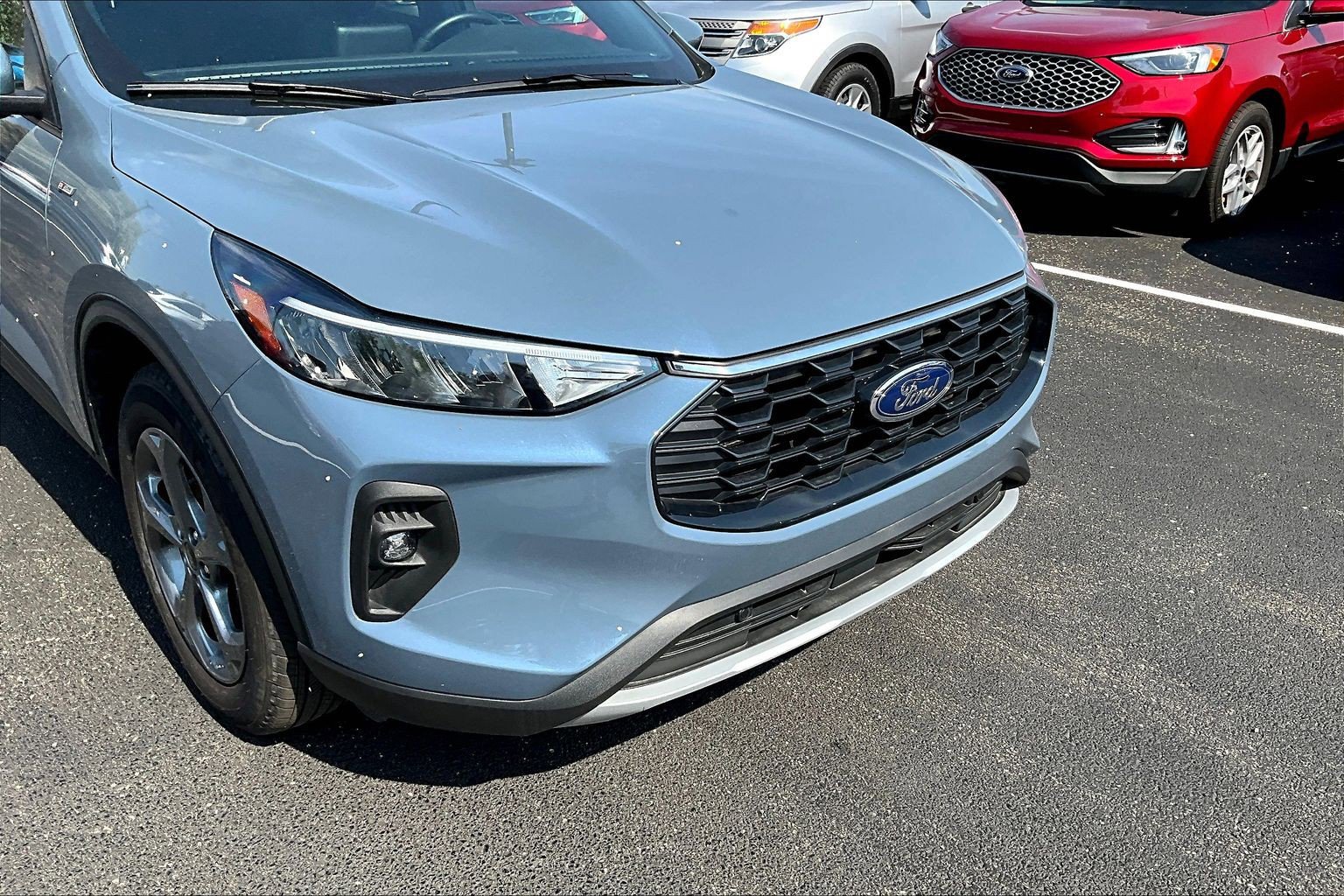 Used 2025 Ford Escape ST-Line Select AWD/4WD image 3