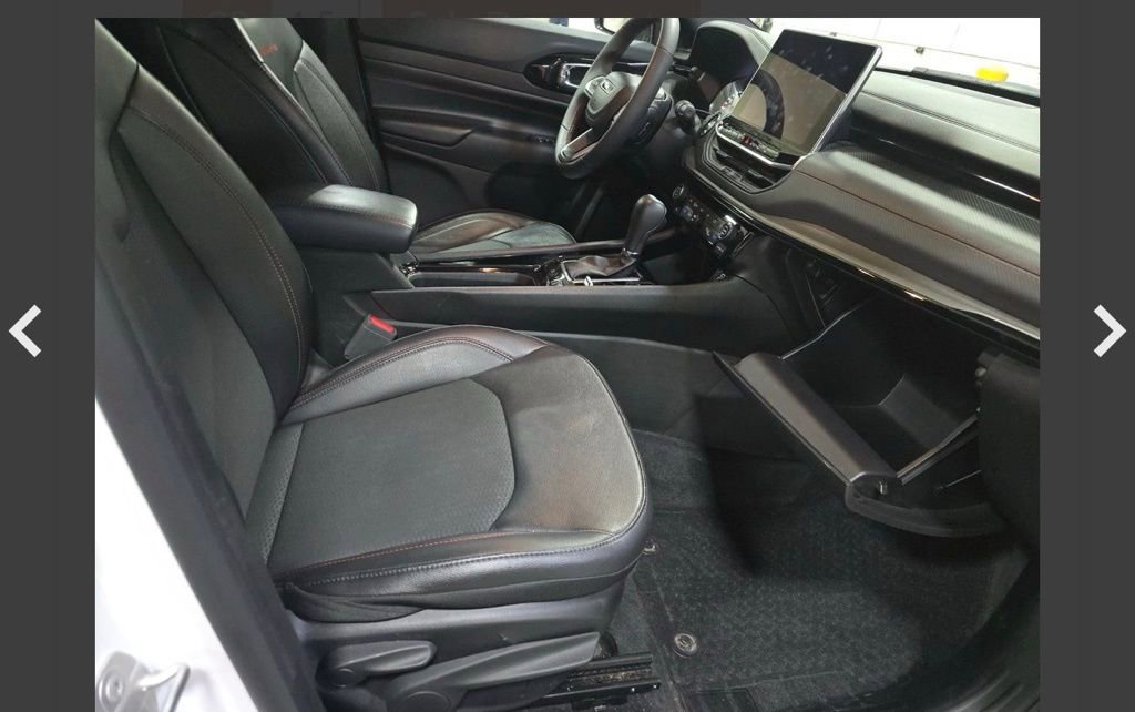 Used 2025 Jeep Compass Trailhawk image 12