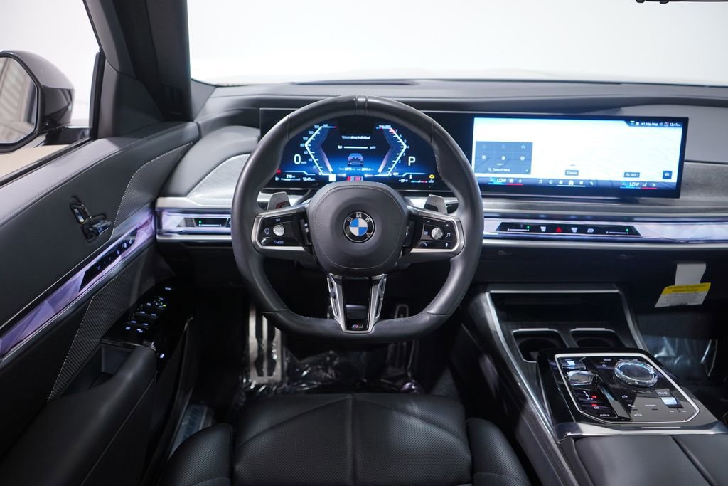 Used 2024 BMW 740i xDrive w/ Premium Package 2 AWD/4WD image 11