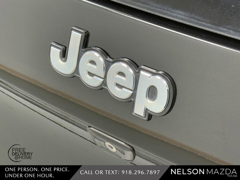 Used 2016 Jeep Cherokee Limited image 16