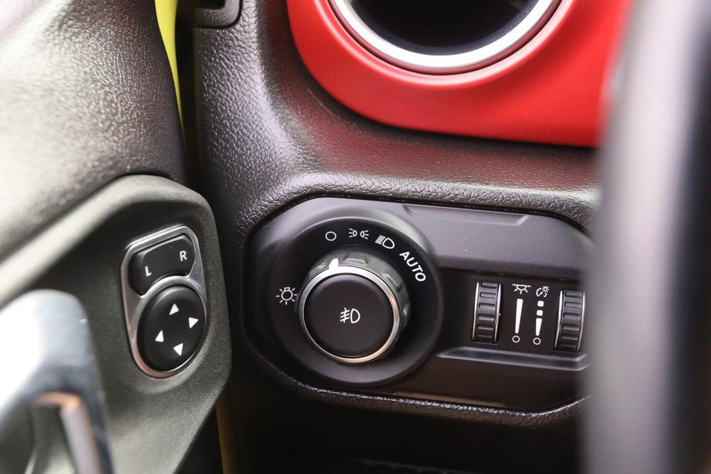 Used 2022 Jeep Wrangler Unlimited Rubicon image 22