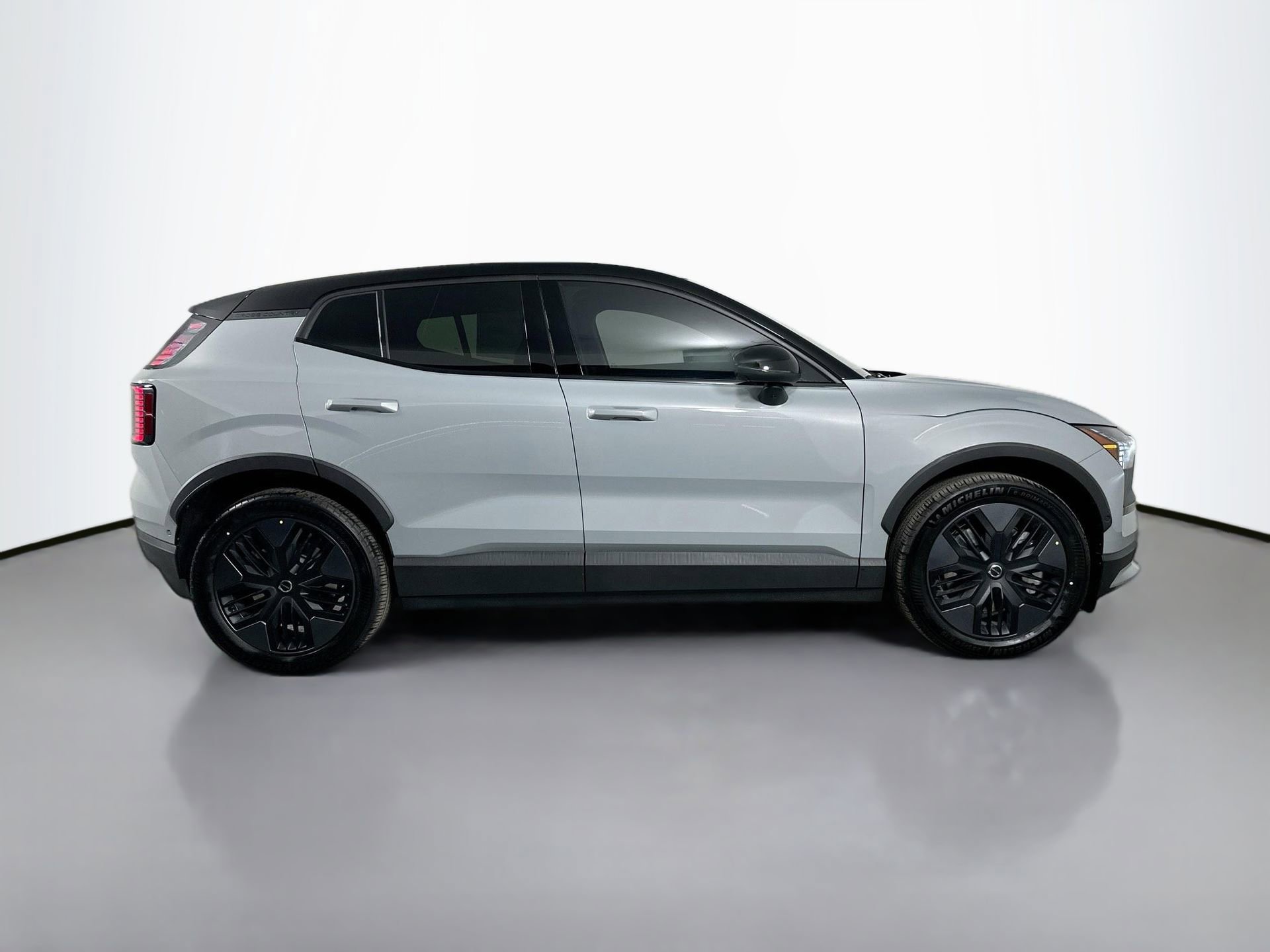 New 2026 Volvo EX30 Cross Country Ultra w/ Protection Package Premier AWD/4WD image 4