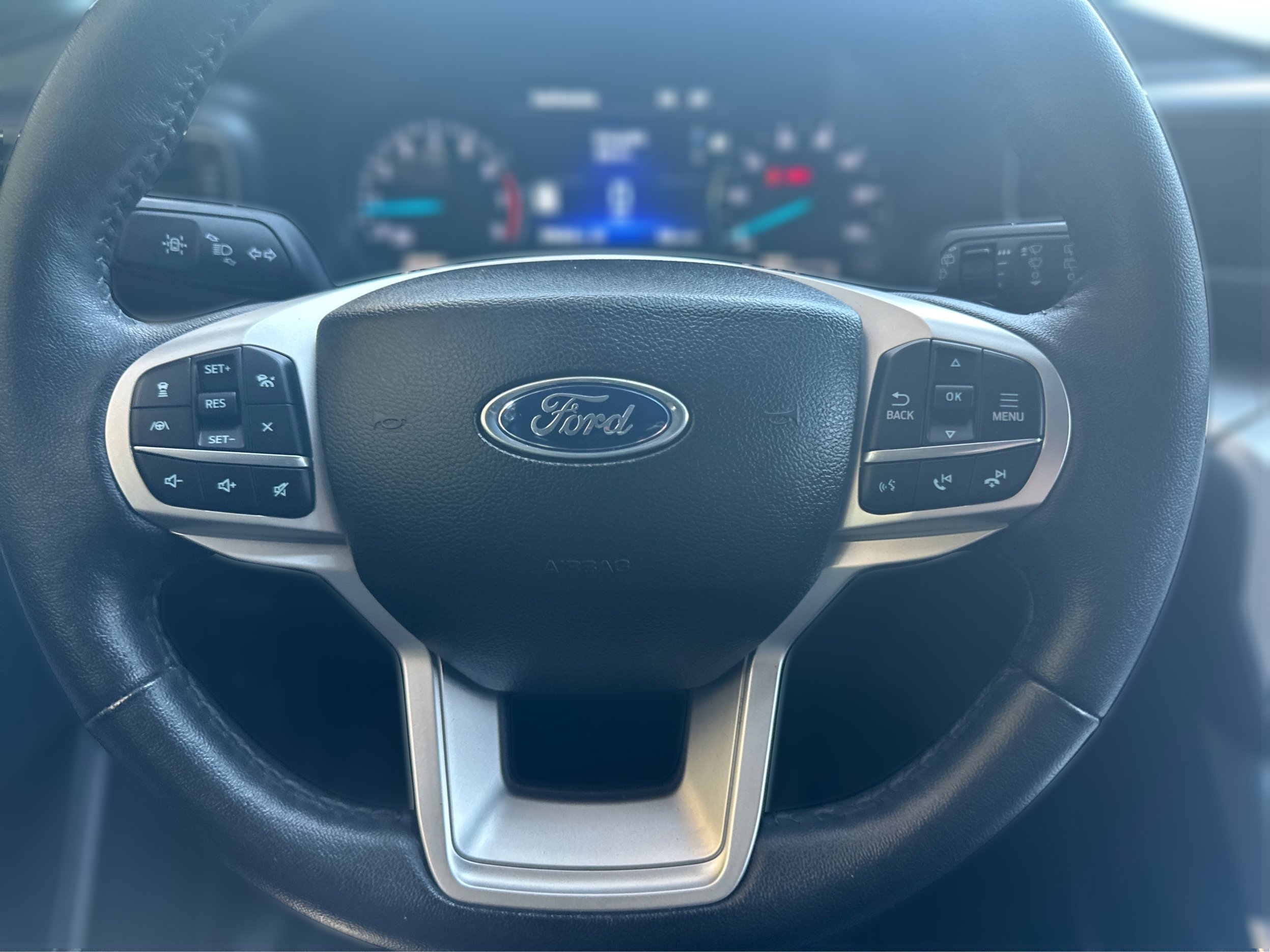 Used 2023 Ford Explorer XLT w/ Equipment Group 202A AWD/4WD image 21