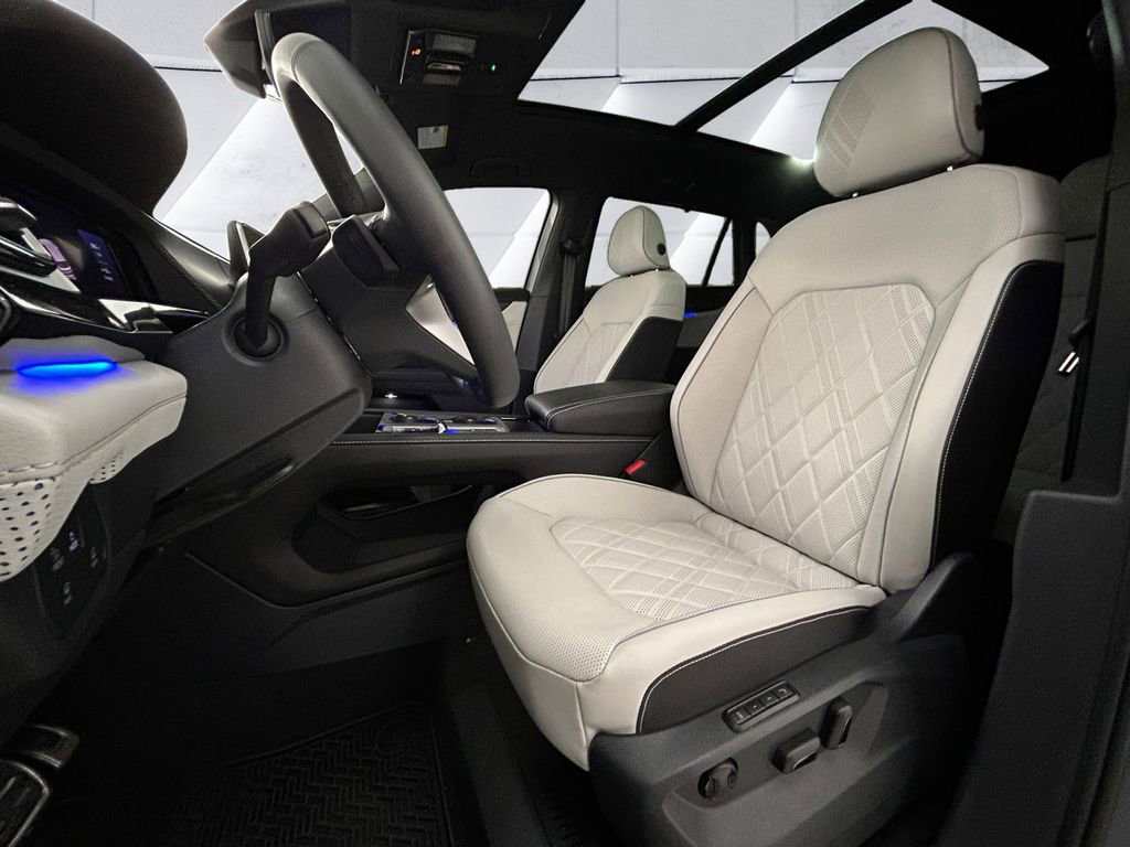 Used 2025 Volkswagen Atlas Cross Sport SEL Premium R-Line image 8