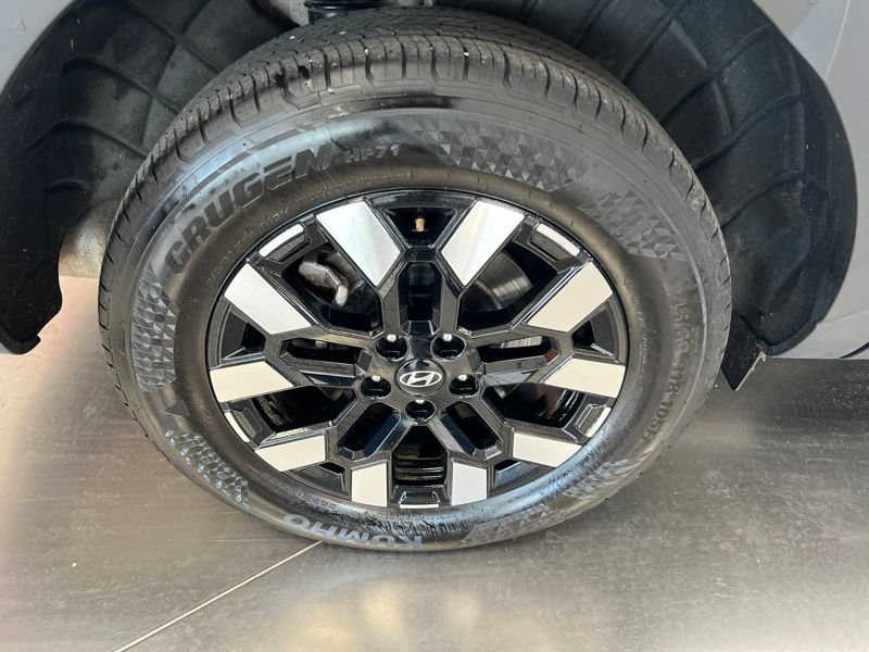 Used 2025 Hyundai Santa Cruz SEL AWD/4WD image 9
