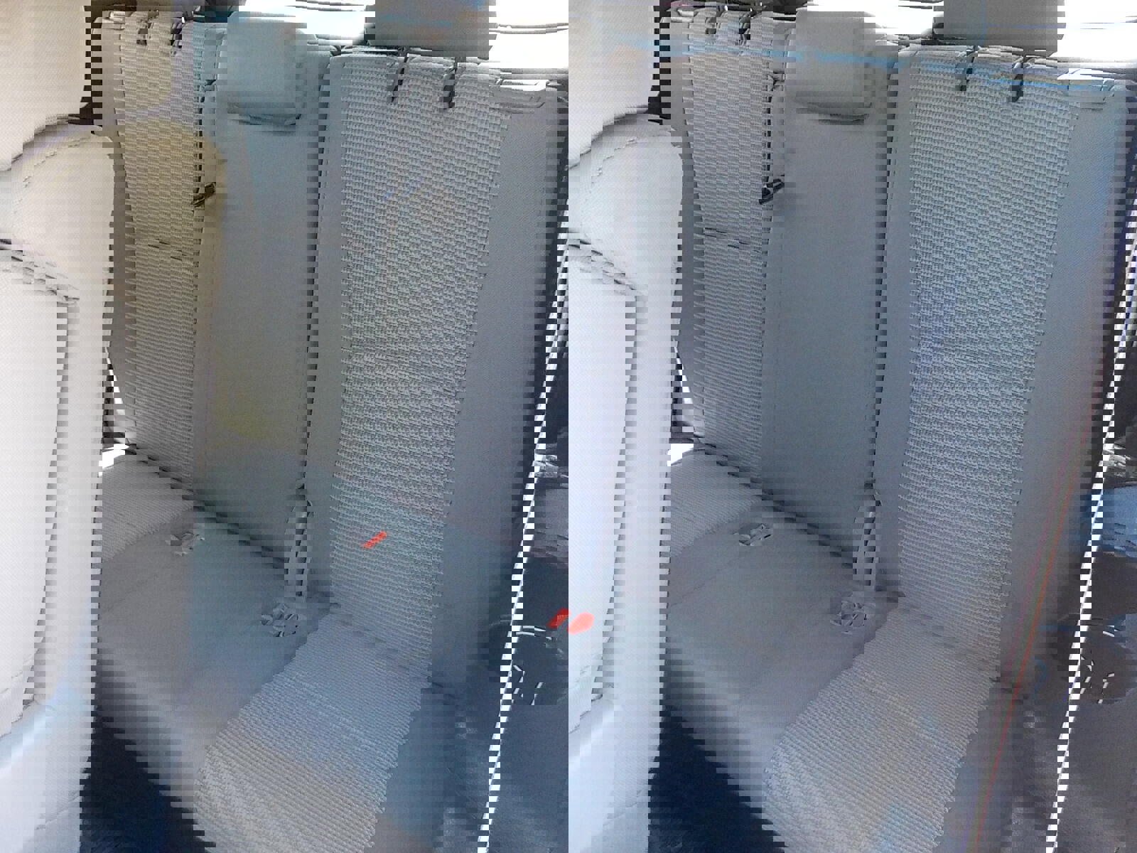 Used 2020 Toyota Highlander L image 13