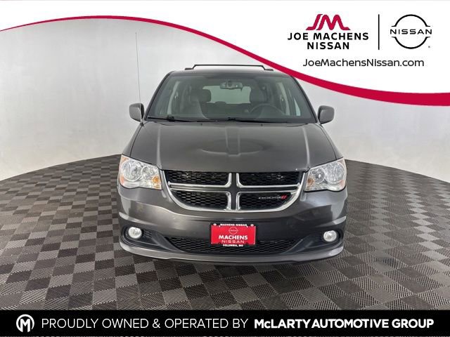 Used 2018 Dodge Grand Caravan SXT FWD image 2