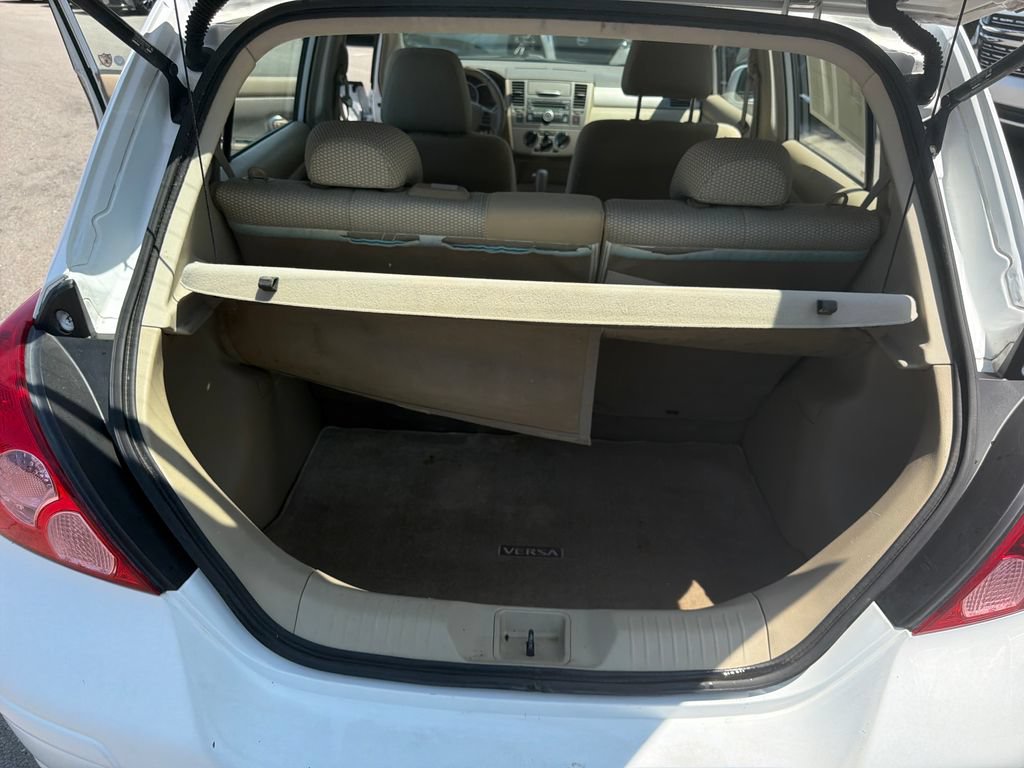 Used 2007 Nissan Versa Hatchback w/ Convenience Pkg FWD image 24