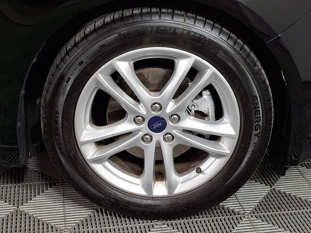 Used 2018 Ford Fusion SE w/ Fusion SE Technology Package FWD image 11